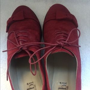 Tibi suede maroon oxfords with bow detail. Size 37